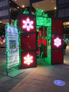 Parade-of-lights-Gift-Box-Station